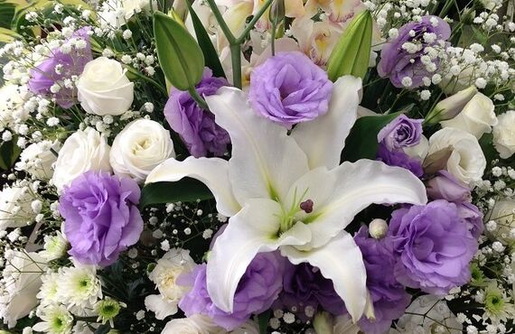 初盆用フラワーアレンジメント 偲ぶ想いを”カタチ”にします｜備前市のすずき花店へ